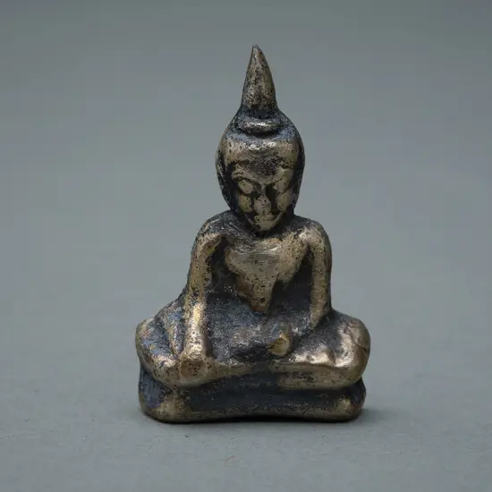 Seated Buddha amulet - Nepal/Tibet,